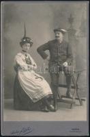 cca 1890 Osztrák népviseletbe öltözött pár / Austrian folkwear. 11x17 cm
