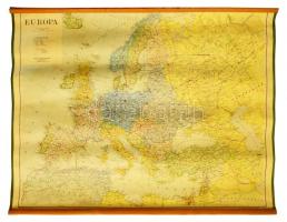 cca 1970 2 db nagyméretű, vászon Európa térkép 100x100 és 200x180 cm-es méretben