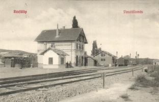 Kővágóörs-Révfülöp, vasútállomás vagonokkal, kiadja Sczwarcz József
