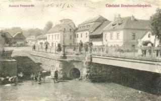 Besztercebánya, Banska Bystrica; Rákóczi Ferenc tér, mosás a folyóban a híd alatt / square, washing in the river under the bridge (r)