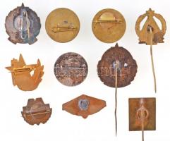 10db-os vegyes törzsgárda jelvény és kitűző, közte "Energiafelügyelet", "Hajtómű és F...