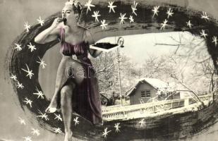 3 db hölgy motívumlap, egy fotó, egy modern / 3 lady motive postcards with one photo and one modern