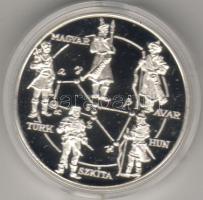 Ungarn, moderne Gedenkmünze, Silber "Kik vagyunk", 31,1 gr (0,925), Erh.:pp in Etui/dobozban