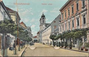 Székesfehérvár, Nádor utca. leporellólap, belül: Városház tér, piac, Színház, Vörösmarty tér, Püspöki palota, Ligetsor, Igazságügyi Palota, Szeminárium (szakadás / tear)