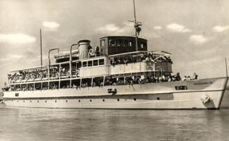 9 db MODERN magyar képeslap hajókkal / 9 modern Hungarian postcards with ships