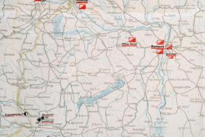 1919 Az osztrák-magyar kőolajlelőhelyek és finomítók nagyméretű térképe / Oil sources and refineries...