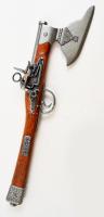 Antik kovás pisztoly balta fogóval, igényes gyűjtői replika, h: 53 cm / Vintage pistol replica h: 53 cm