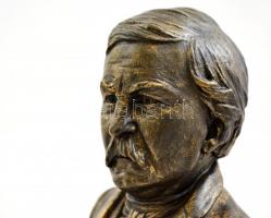Deák Ferenc büszt, festett gipsz, m: 22,5 cm