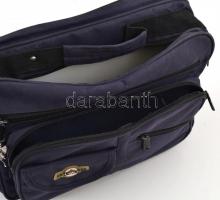 4 rekeszes válltáska, újszerű állapotban + 3 db bőr pénztárca, 1 db bőr kulcstartó, 1 db bőr szemüve...