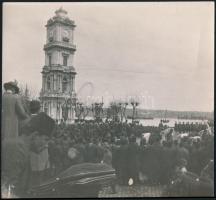 cca 1900 Isztambul, a Dolmabahçe óratorony, fotó, 18,5×20 cm /  cca 1900 Istanbul, the Dolmabahçe Clock Tower, photograph, 18,5×20 cm