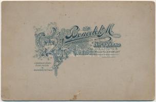 cca 1880 Lovas ünnepi díszben, keményhátú fotó Benedek Mór nagyváradi műterméből, 11×16 cm