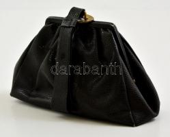 Régi bőr női táska, jó állapotban, 15x26 cm