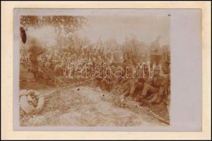 cca 1917-1918 Első világháborús fotóalbum: életképek, harctéri jelenetek, nagyrészt feltehetőleg az ...