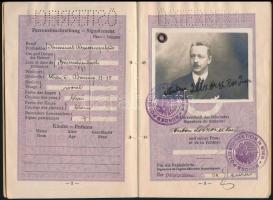 1936 Fényképes osztrák útlevél területi bűnügyi nyomozó (Kriminalrevierinspektor) részére, cseh bélyegzésekkel
