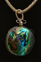 Ezüst(Ag) csavart nyaklánc, jelzett, medállal (fotóval, kagylóhéj díszítéssel), h: 48 cm, bruttó: 17...