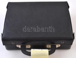 88db-os vegyes fémpénz és emlékérem tétel, közt sok Dél-Afrikai érme, műbőr éremtartó kofferben T:ve...