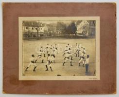 cca 1880 A brassói vívóiskola, nagyméretű fotó Leopold Adler (1848-1924) brassói műterméből, kartonr...