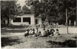 4 db modern sport motívumlap: röplabda, úszás, labdarúgás / 4 modern sport motive cards: volleyball,...