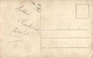 1912 Budapest, Hölgy hirdetőoszlop előtt, Strobentz Testvérek rt., Az Est, Akrobata biciklisták rekl...