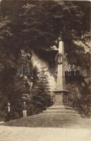 1903 Körmöcbánya, Kremnitz, Kremnica; Zólyomvölgyi 1849-es honvéd szobor avatásakor (a Turult később helyezték rá), emlékmű. A honvédemlék felirata a lap hátoldalán olvasható / 1849 Heroes monument after the inauguration, statue, memorial. photo