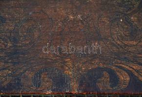 Hadifogoly által készített fa doboz, laktanya ábrázolásával, sérült, kulcs nélkül, 28x23x13 cm