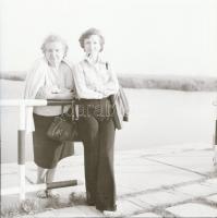 cca 1965 Pákozd, Velencei-tó, Keveházi János (?-?) budapesti fotóművész hagyatékából 13 db vintage n...