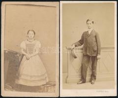 cca 1868 Vizitkártya méretű műtermi felvételek, 2 db vintage fotó, 10,5x6 cm