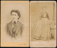 cca 1867 Vizitkártya méretű műtermi felvételek, 2 db vintage fotó, 10,5x6 cm
