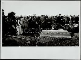 1986 Dudás Juló (Julianna) naív festőről készült 2 db portré + 1 db fotó a temetéséről, vintage fotó...