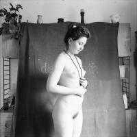 cca 1987 Sose feledd, szolidan erotikus felvételek (a pozitív és negatív felvételek nem összetartozó...