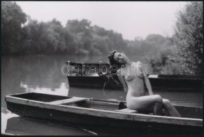 cca 1979 Elölről is, hátulról is, szolidan erotikus felvételek (a pozitív és negatív felvételek nem ...