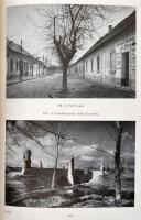 Dercsényi Dezső - Granasztói Pál: Vác. Városképek-Műemlékek. Bp., 1960, Műszaki. Fekete-fehér fotókk...