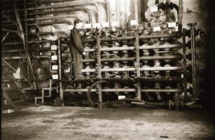 cca 1947 Ásványolaj Forgalmi Vállalat, képriport az ÁFOR-ról, 25 db szabadon felhasználható vintage ...