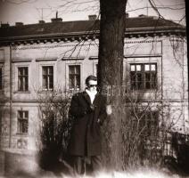 cca 1960 Budapesti városképek, életképek, 13 db szabadon felhasználható vintage negatív, 6x6 cm