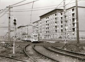 cca 1985 Villamosok Budapesten, 10 db szabadon felhasználható vintage negatív, 24x36 mm