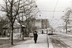 cca 1985 Villamosok Budapesten, 10 db szabadon felhasználható vintage negatív, 24x36 mm