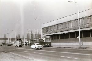 cca 1985 Villamosok Budapesten, 10 db szabadon felhasználható vintage negatív, 24x36 mm