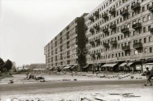 1984 Budapest, Váci úti metróépítkezés a felszínen, városképek, 28 db szabadon felhasználható vintag...