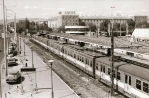 1992 HÉV szerelvények és állomások az Örs vezér tere és Gödöllő vonalon, 38 db szabadon felhasználha...