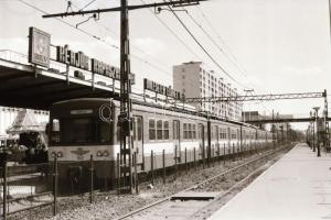1992 HÉV szerelvények és állomások az Örs vezér tere és Gödöllő vonalon, 38 db szabadon felhasználha...