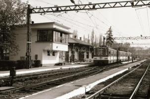 1992 HÉV szerelvények és állomások az Örs vezér tere és Gödöllő vonalon, 38 db szabadon felhasználha...