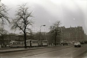 1980 Budapest, villamosok az Üllői úton, 10 db szabadon felhasználható vintage negatív, 24x36 mm