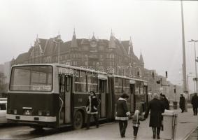 1980 Budapest, villamosok az Üllői úton, 10 db szabadon felhasználható vintage negatív, 24x36 mm