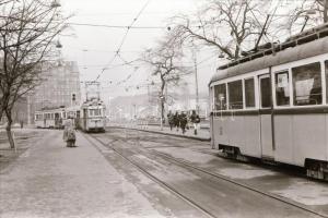 1980 Budapest, villamosok az Üllői úton, 10 db szabadon felhasználható vintage negatív, 24x36 mm