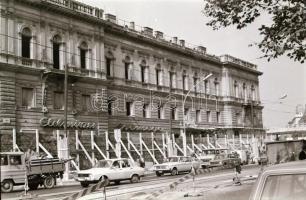 1980. augusztus 28. Budapest, Marx tér a MÁV-ház robbantása előtt, 30 db szabadon felhasználható vin...