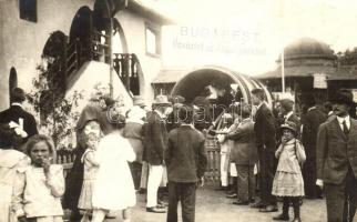 Budapest XIV. Angol park, Elvarázsolt kastély kijárata és a forgó hordó. photo