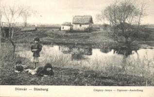 Dimvár, Dimburg, Suchohrad; Cigány-tanya a falu szélén / Zigeuner Ansiedlung bei Dimburg / gypsy ranch