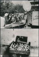 1946 Tombol az infláció és Forintért árusítják a textíliát - 2 db feliratozott későbbi sajtófotó, 12x17 cm