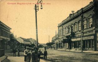Nagykároly, Carei; Széchenyi utca, drogéria és Weiszman Jakab üzlete. W.L. 1896. / street view with drugstore and shops