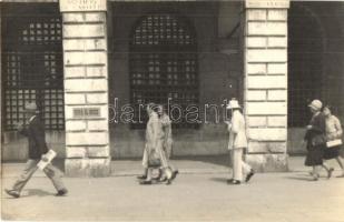12 db régi főleg olasz városképes lap, közte 1 fotó / 12 pre-1945 Italian town-view postcards: Genov...